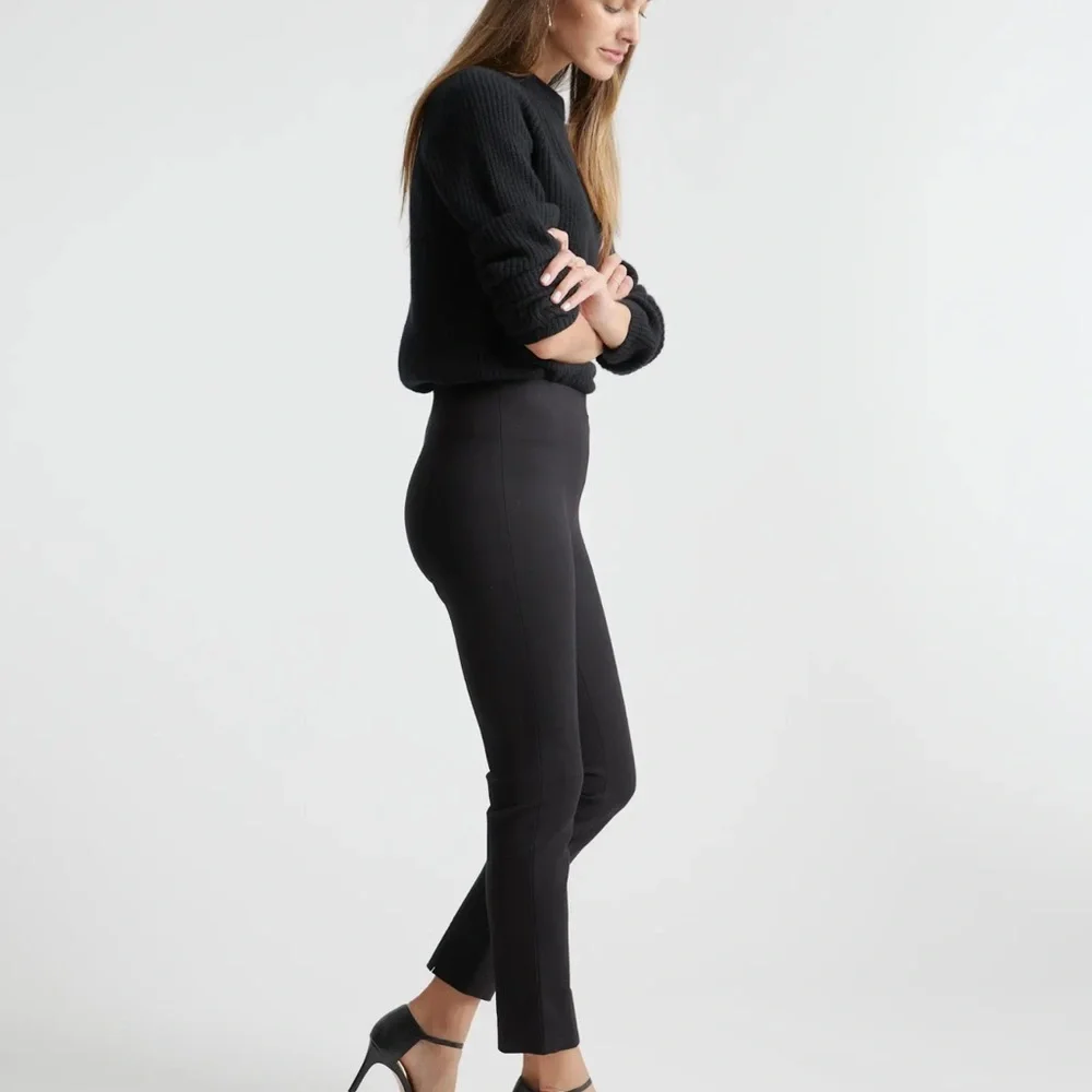 Quince Ultra Stretch Ponte Pintuck Black Ankle Pants, Size M, Pristine Like New! - Picture 7 of 15